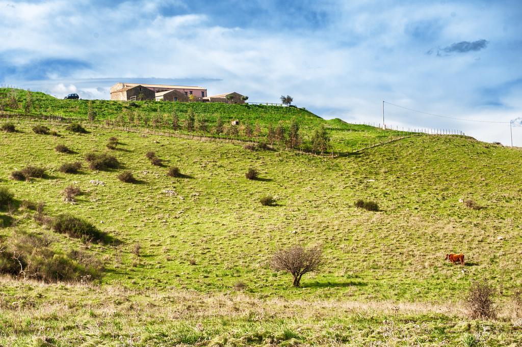Collesano Agriturismo Case Tabarani מראה חיצוני תמונה