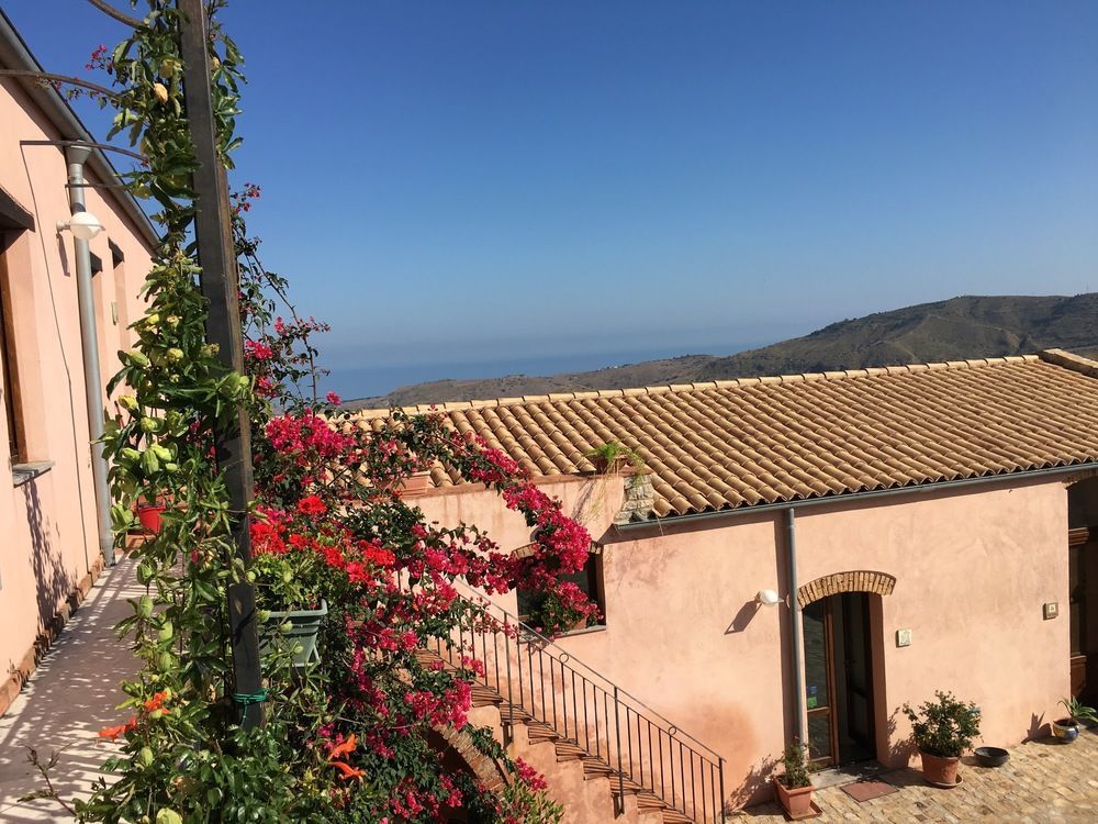 Collesano Agriturismo Case Tabarani מראה חיצוני תמונה