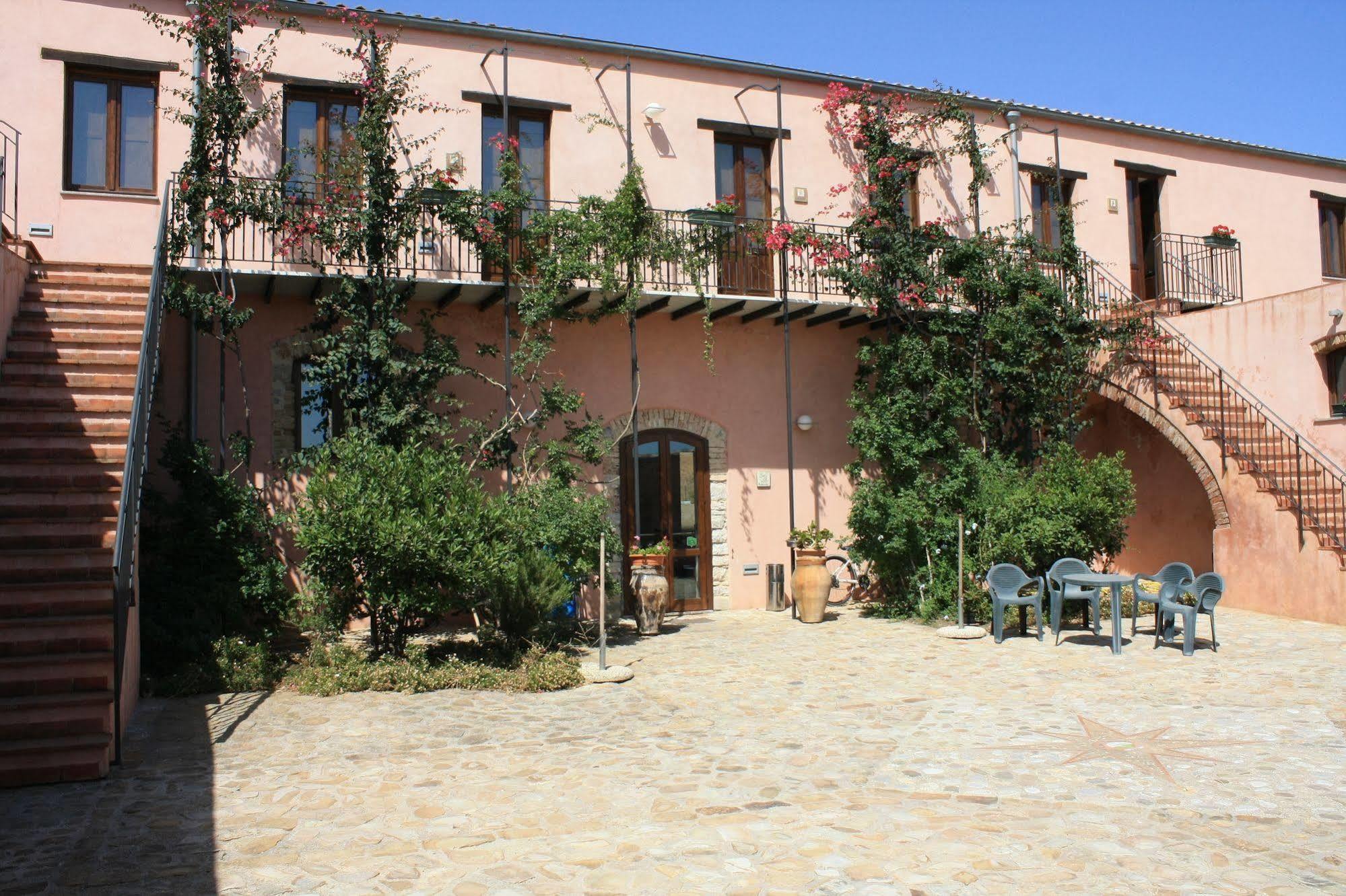 Collesano Agriturismo Case Tabarani מראה חיצוני תמונה